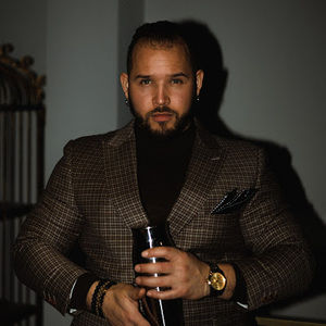 Meet your Posher, Carlos